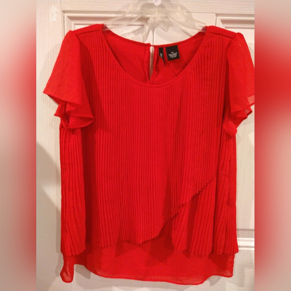Women's top. Flowy. 15 x 25